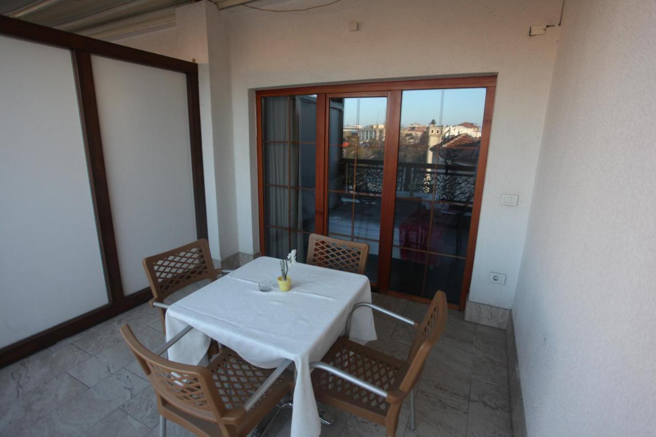 Hotel Happy Gjakova Dış mekan fotoğraf