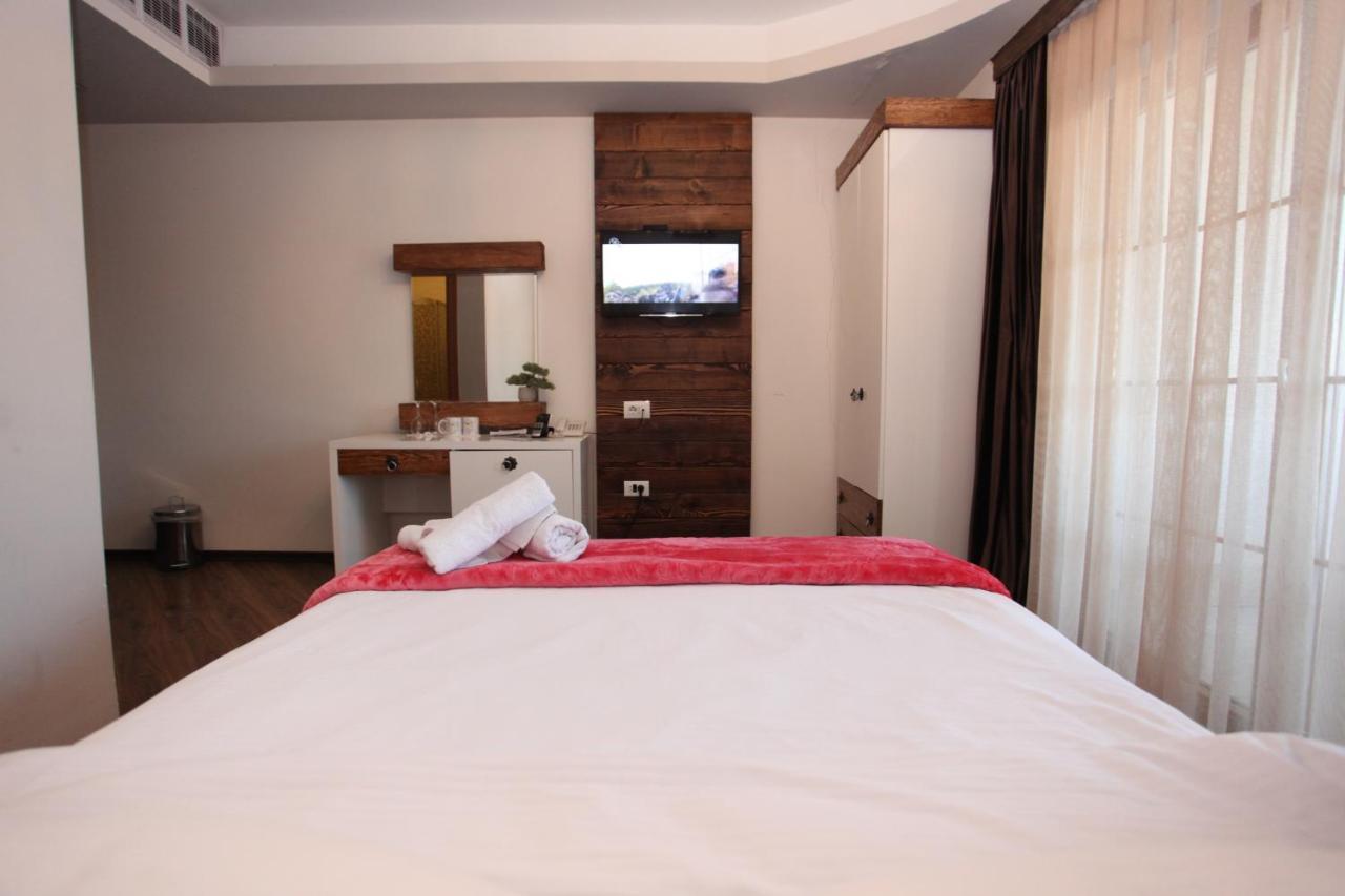 Hotel Happy Gjakova Dış mekan fotoğraf