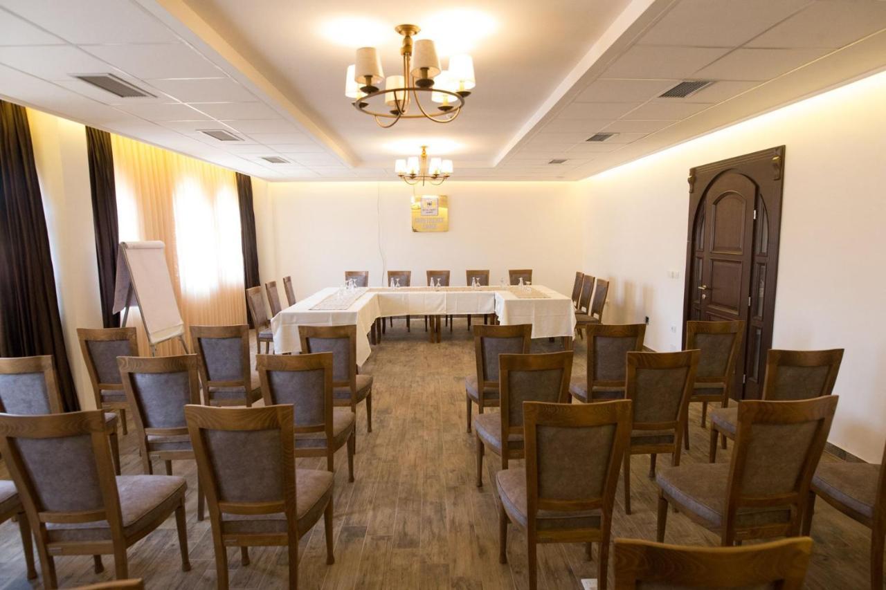 Hotel Happy Gjakova Dış mekan fotoğraf